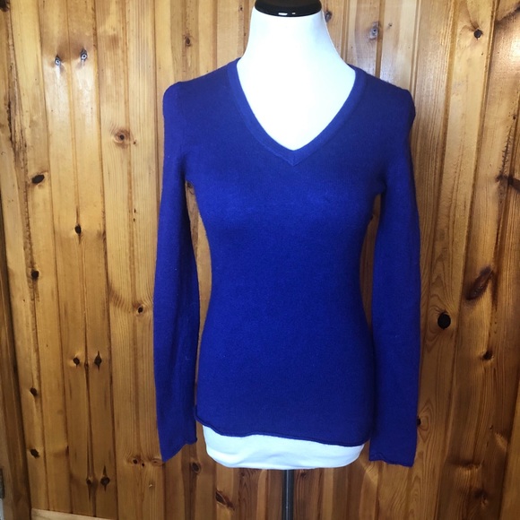 Philosophy Sweaters - Philosophy Dane Lewis Cashmere V-Neck Sweater